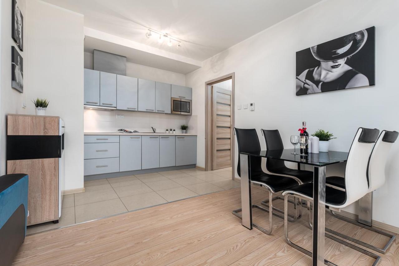 Al Krakowska 291A By Homeprime Warsawa Bagian luar foto